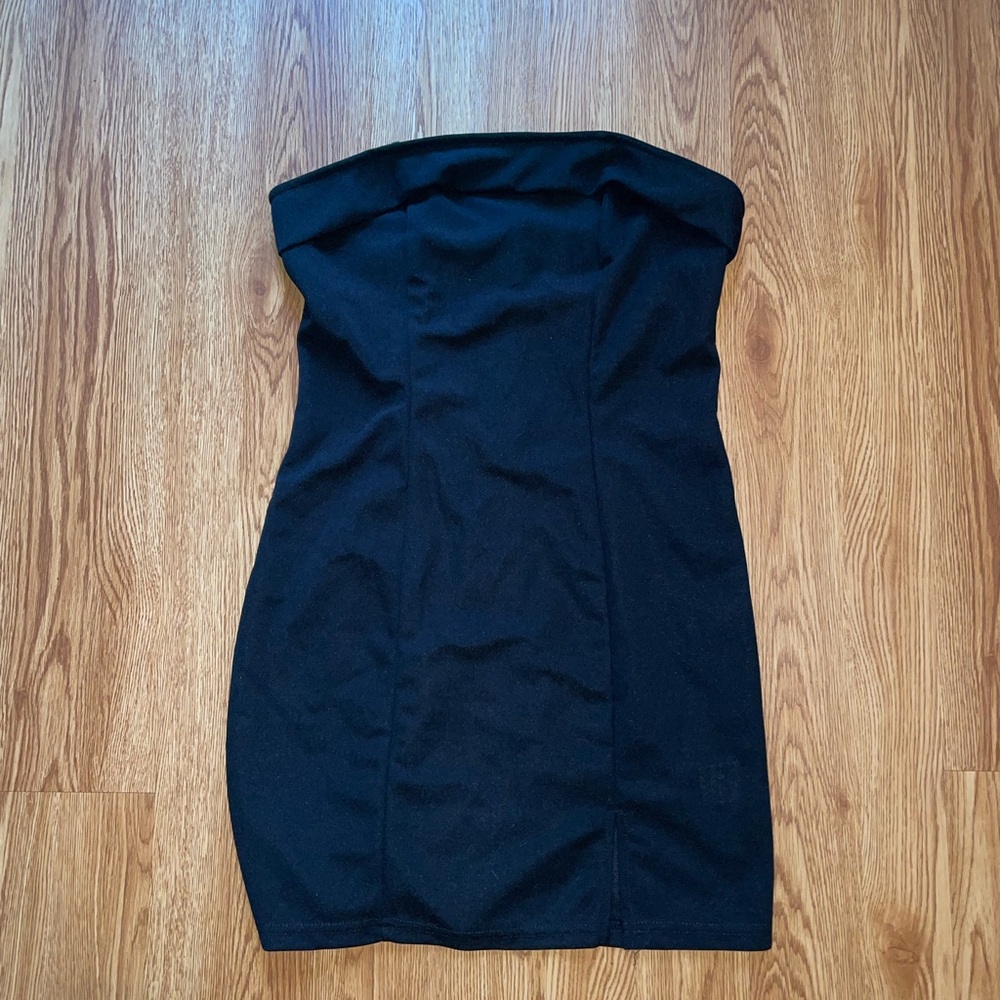 SHEIN Classic Black Strapless Dress
